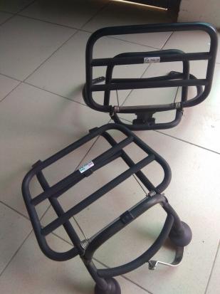 Cần thanh lí cản trước và sau xe Vespa GTS 250/300