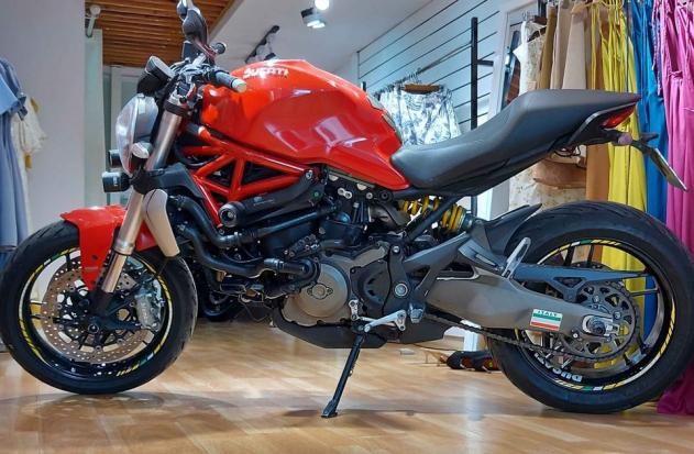 Ducati monster 821