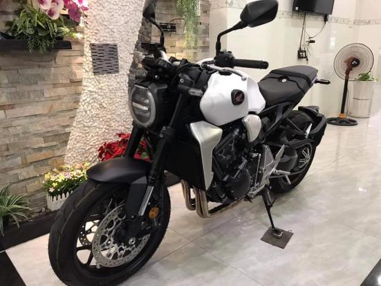 Bán CB1000R 2020 khách đập thùng