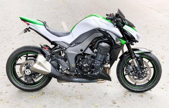 Bán Kawazaki Z1000 trắng camay ABS 2016