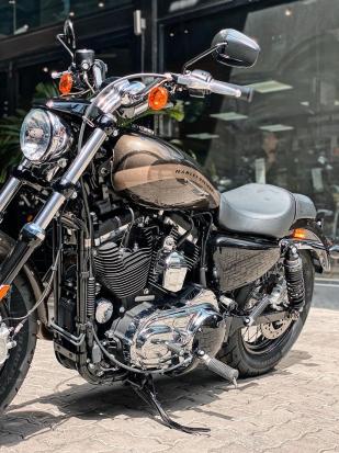 Cho lên sàn em #Harley #Custom 1200 River Rock Gray