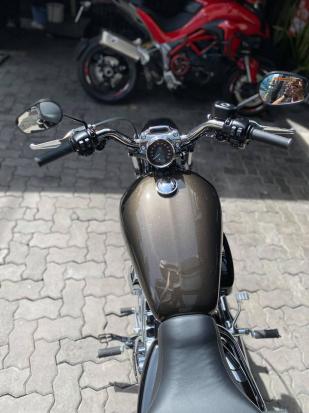 Cho lên sàn em #Harley #Custom 1200 River Rock Gray