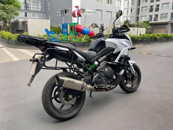 Cần bán versys 650 trắng