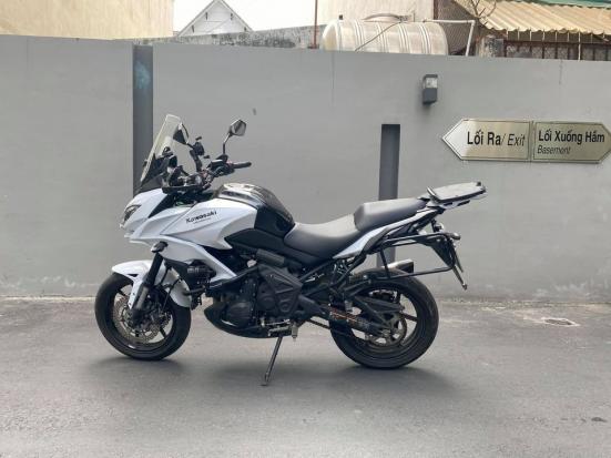 Cần bán versys 650 trắng