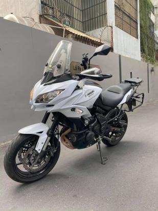 Cần bán versys 650 trắng