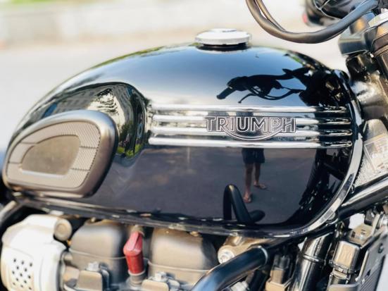 Triumph Bonneville T100 Black 2019 Xe Mới