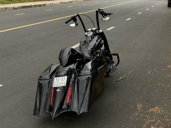Bán xe Harley Fatboy 114 dk lần đầu 2019, độ bagger Batman.