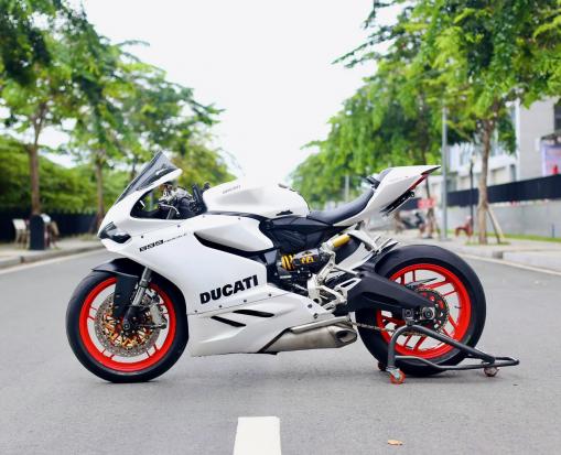 Ducati Panigale 899 2015