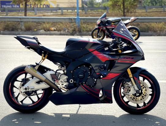 Em về chú cọp #Honda #CBR1000RR đập thùng chính hãng 2021