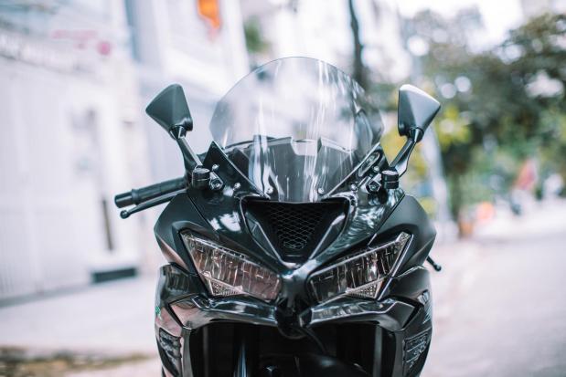 Em cần bán: Ninja ZX6R 